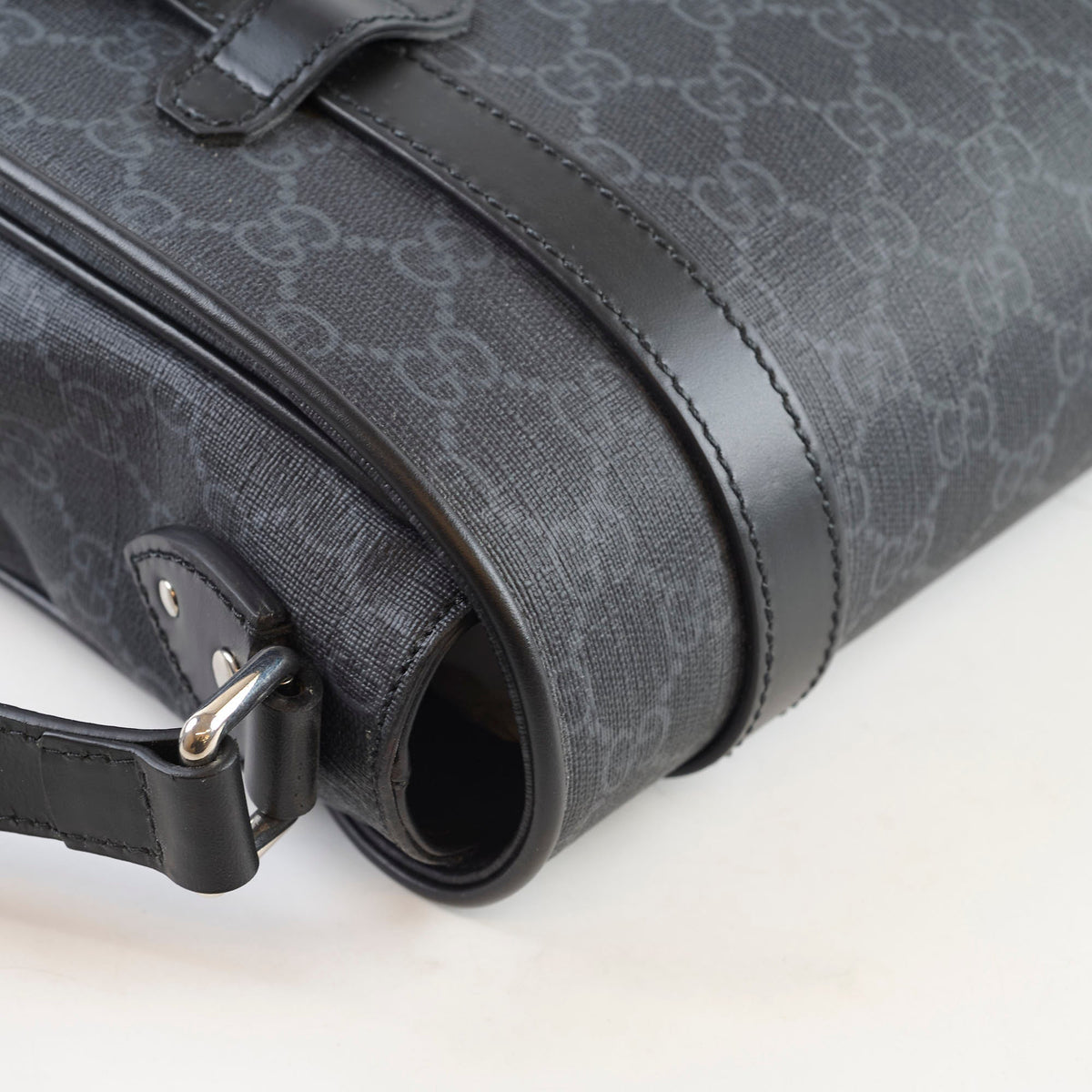 Gucci Messenger Black GG Monogram - photo 8