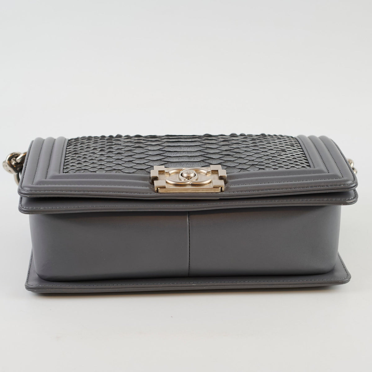Chanel Boy Old Medium Grey Python (20 Series) - photo 4