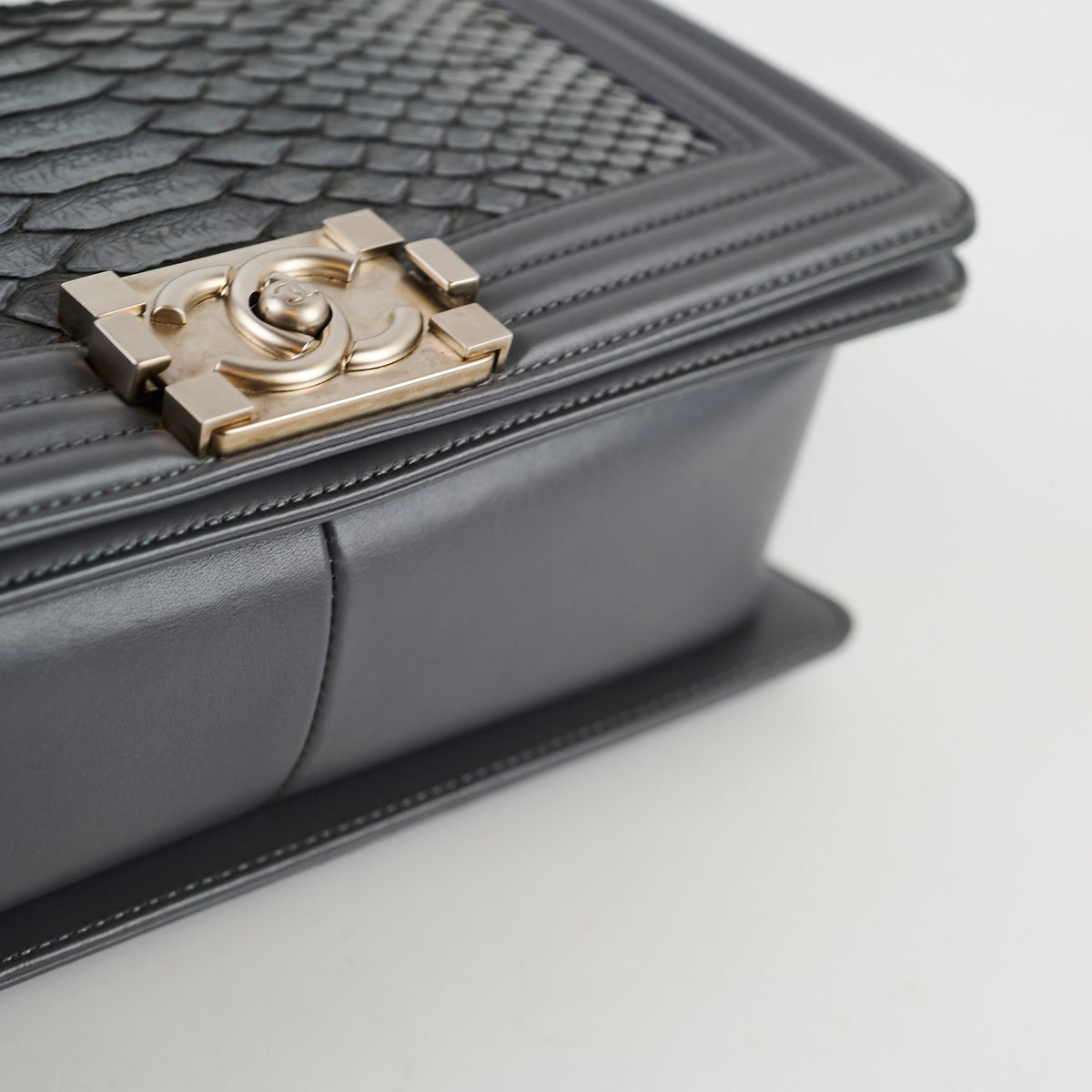 Chanel Boy Old Medium Grey Python (20 Series) - photo 11