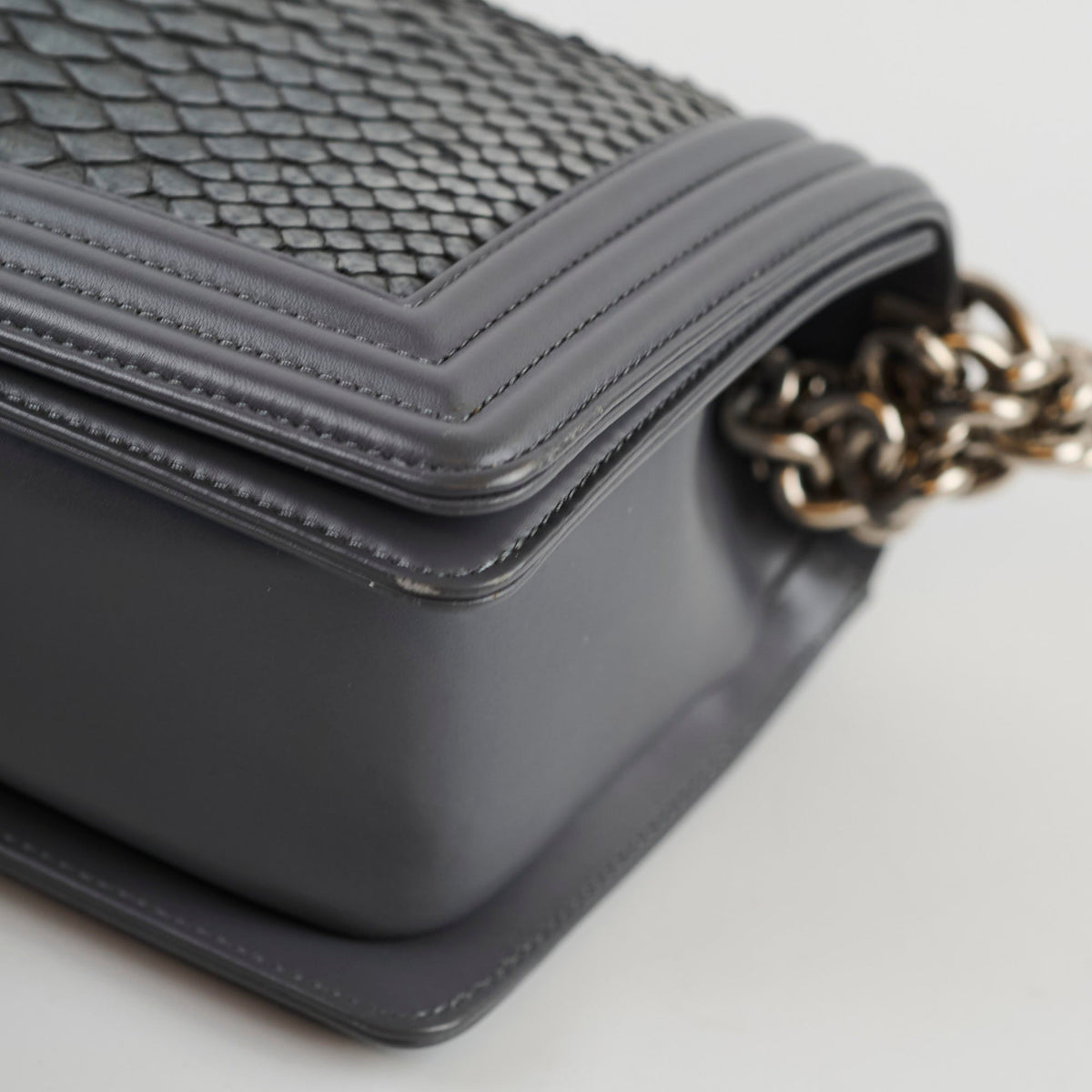 Chanel Boy Old Medium Grey Python (20 Series) - photo 12