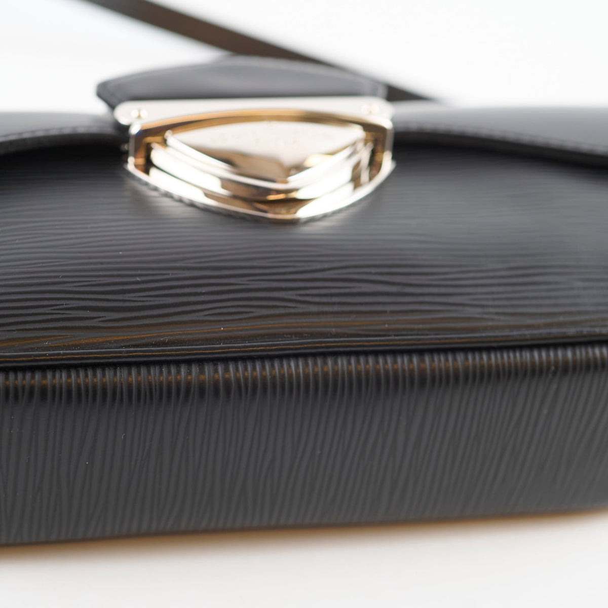 Louis Vuitton Montaigne Clutch Black - photo 7