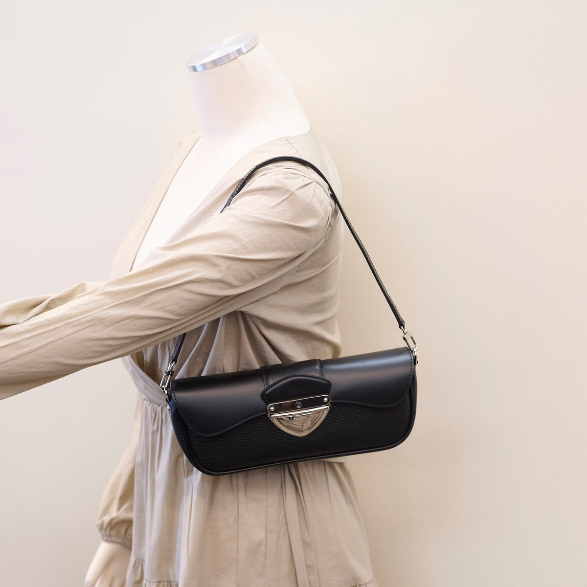 Louis Vuitton Montaigne Clutch Black - photo 10