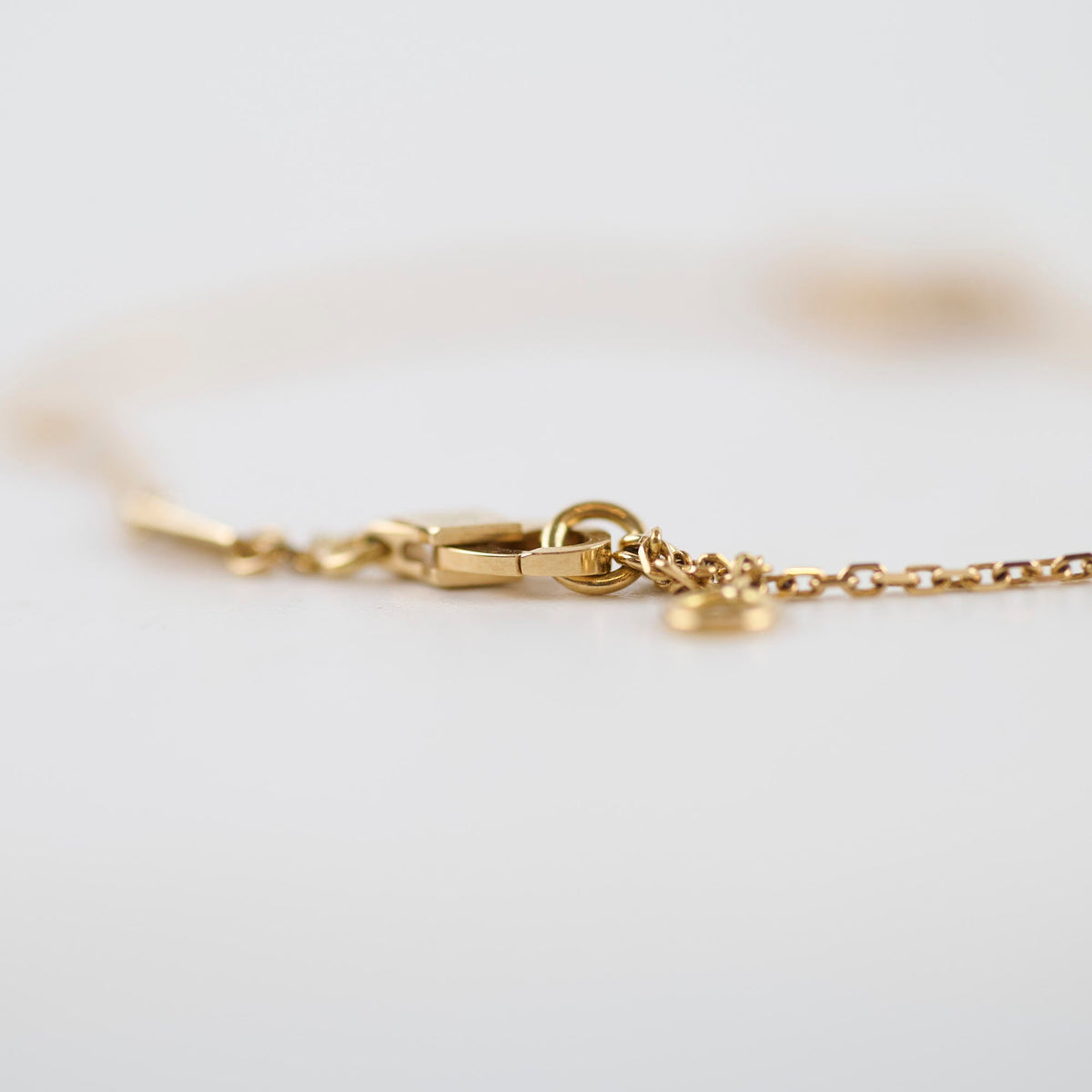 Van Cleef & Arpels Sweet Alhambra Mother Of Pearl MOP Bracelet 2025 - photo 6