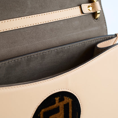 Fendi Kan I Shoulder Bag Beige - photo 8