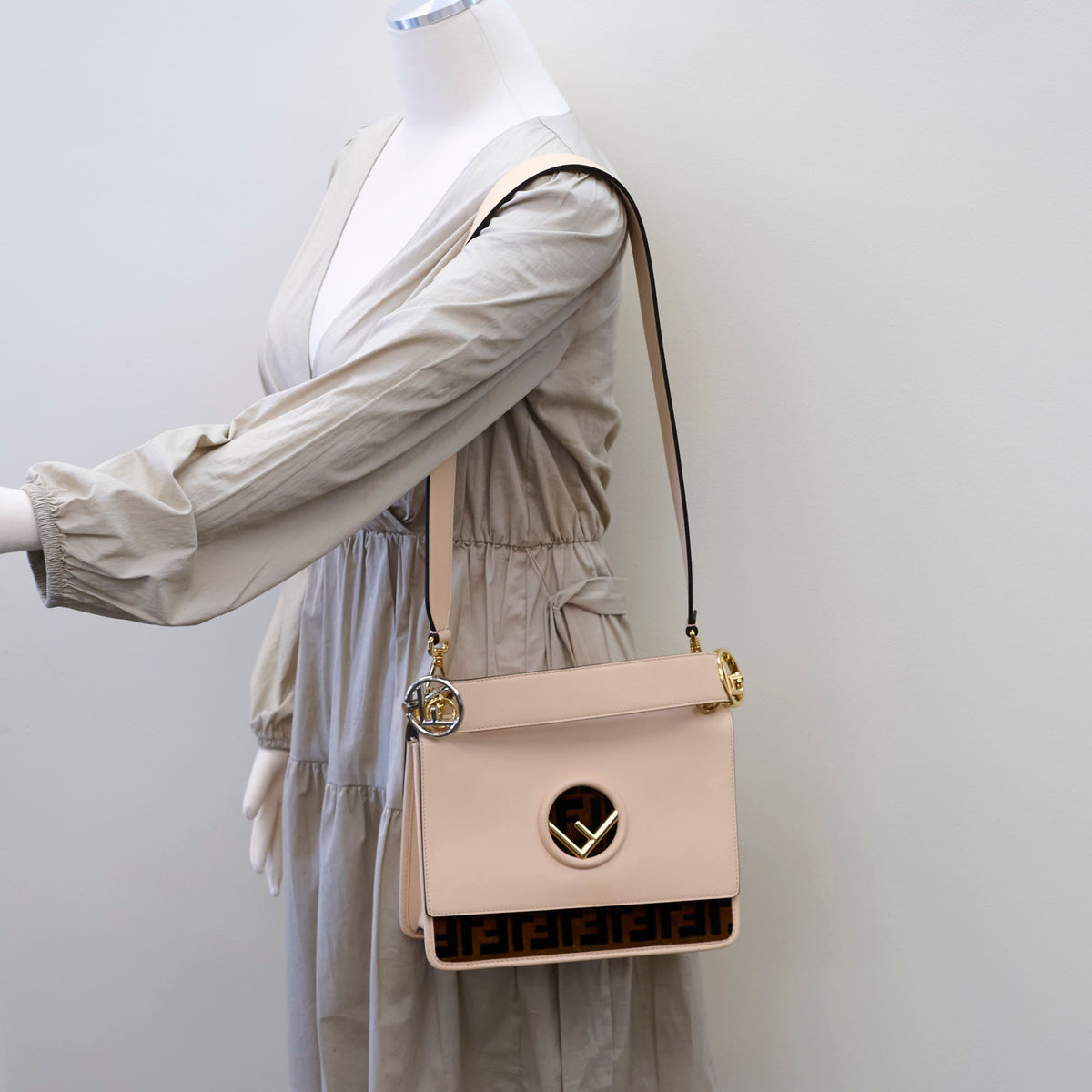 Fendi Kan I Shoulder Bag Beige - photo 15