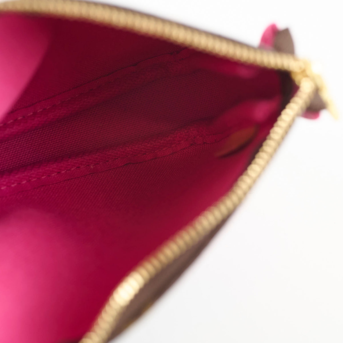Louis Vuitton Xmas Animation Mini Pochette Bears - photo 7
