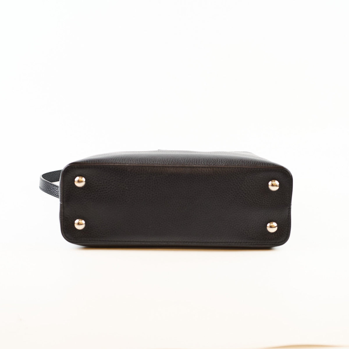Louis Vuitton Capucines MM Black - photo 4