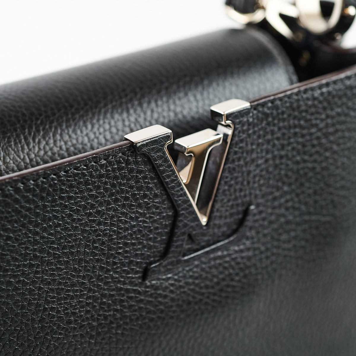 Louis Vuitton Capucines MM Black - photo 13