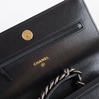 Chanel 19 WOC Shiny Lambskin Black - photo 6