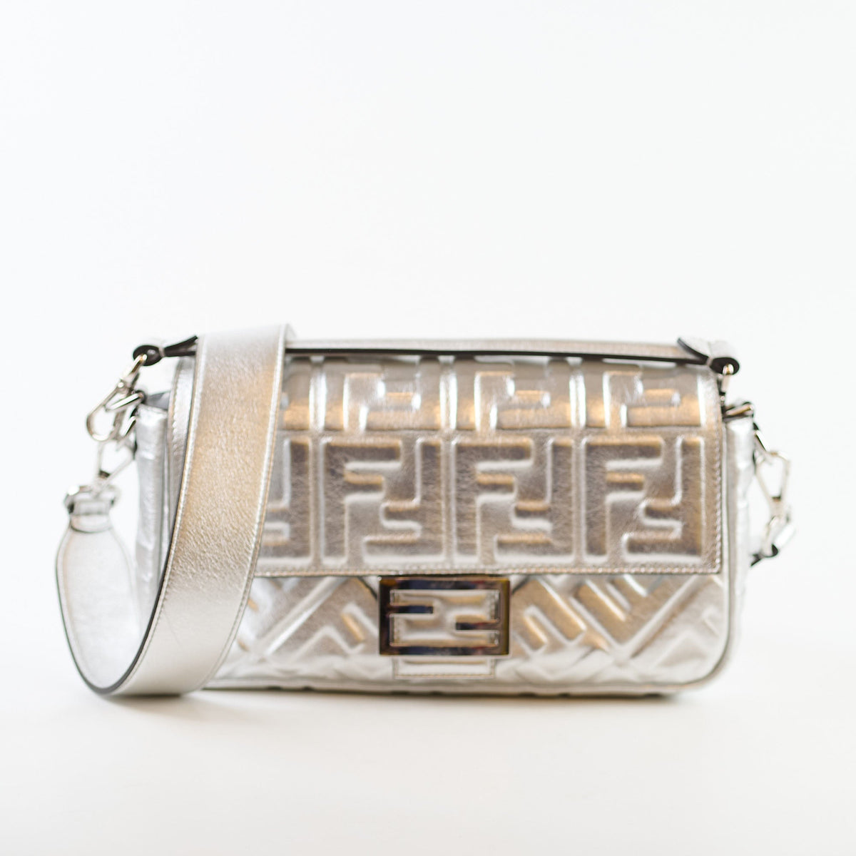 Fendi Medium Baguette FF Metalic Leather Flap Silver - photo 2