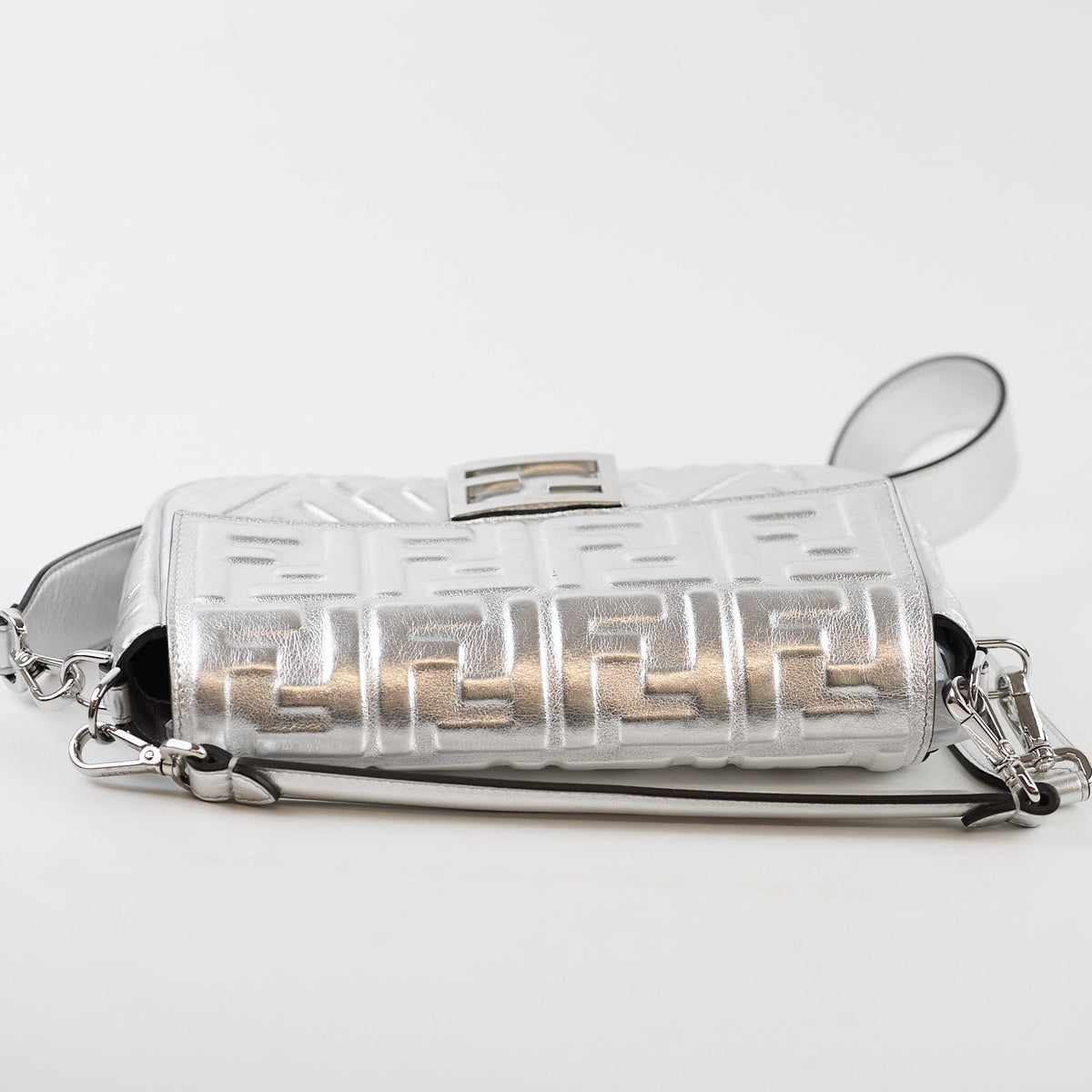 Fendi Medium Baguette FF Metalic Leather Flap Silver - photo 5
