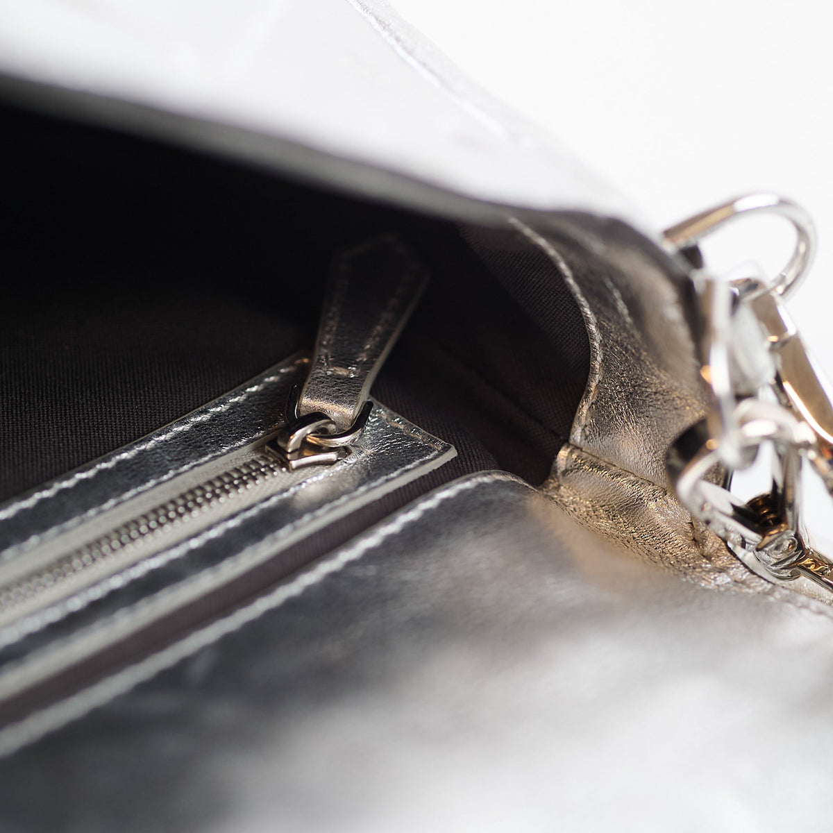 Fendi Medium Baguette FF Metalic Leather Flap Silver - photo 11