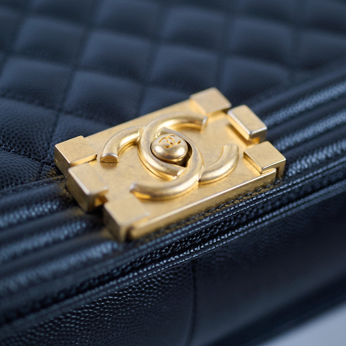Chanel Boy New Medium Quilted Caviar Black - photo 15