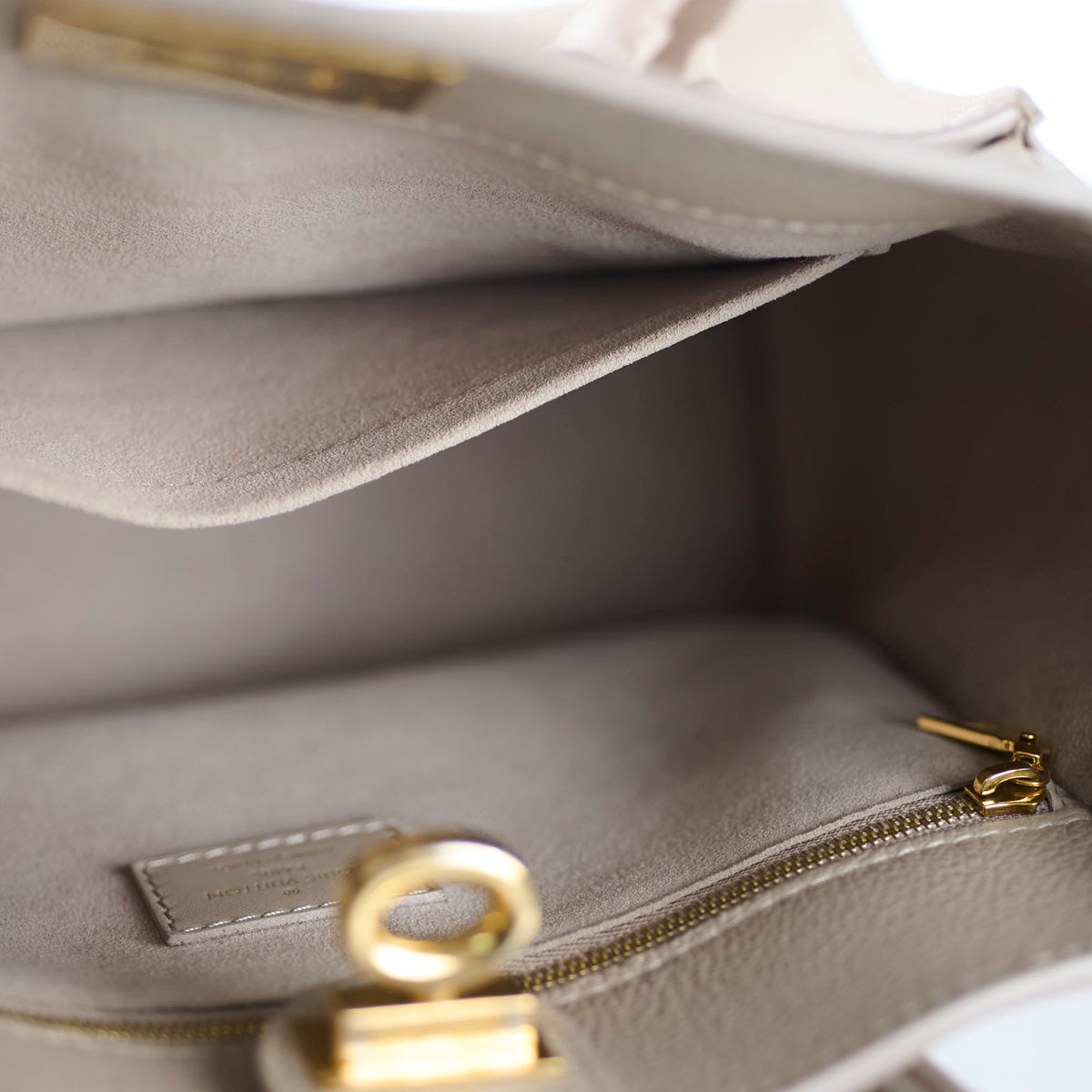 Louis Vuitton On My Side PM Galet - photo 6