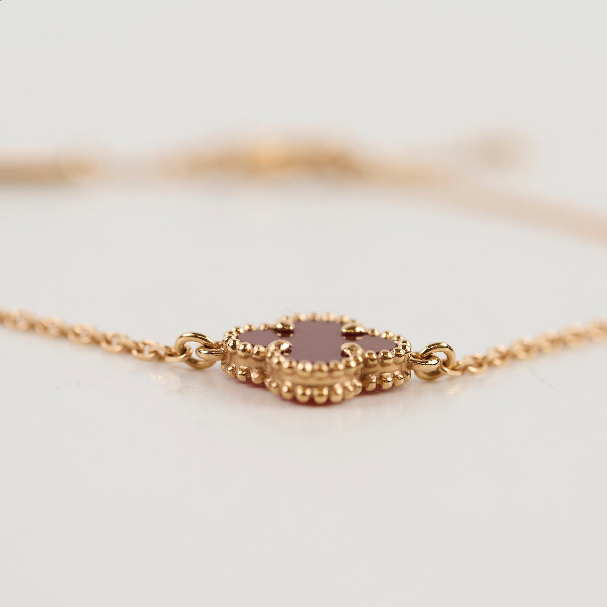 Van Cleef & Arpels Sweet Alhambra Carnelian Bracelet - photo 3