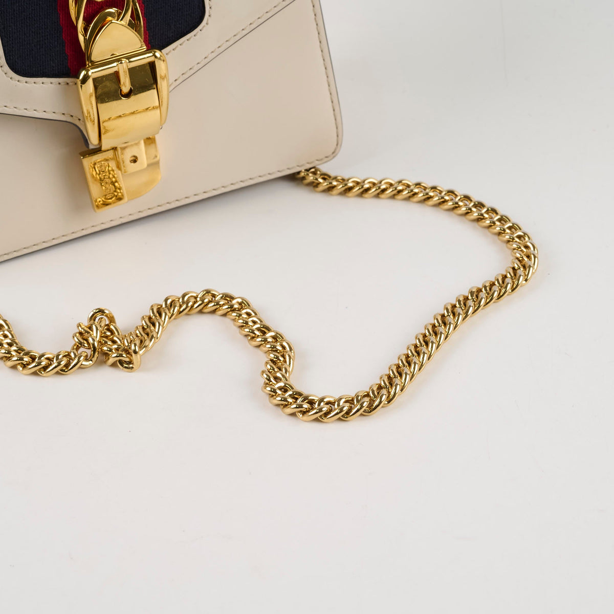 Gucci Mini Slyvie White - photo 9