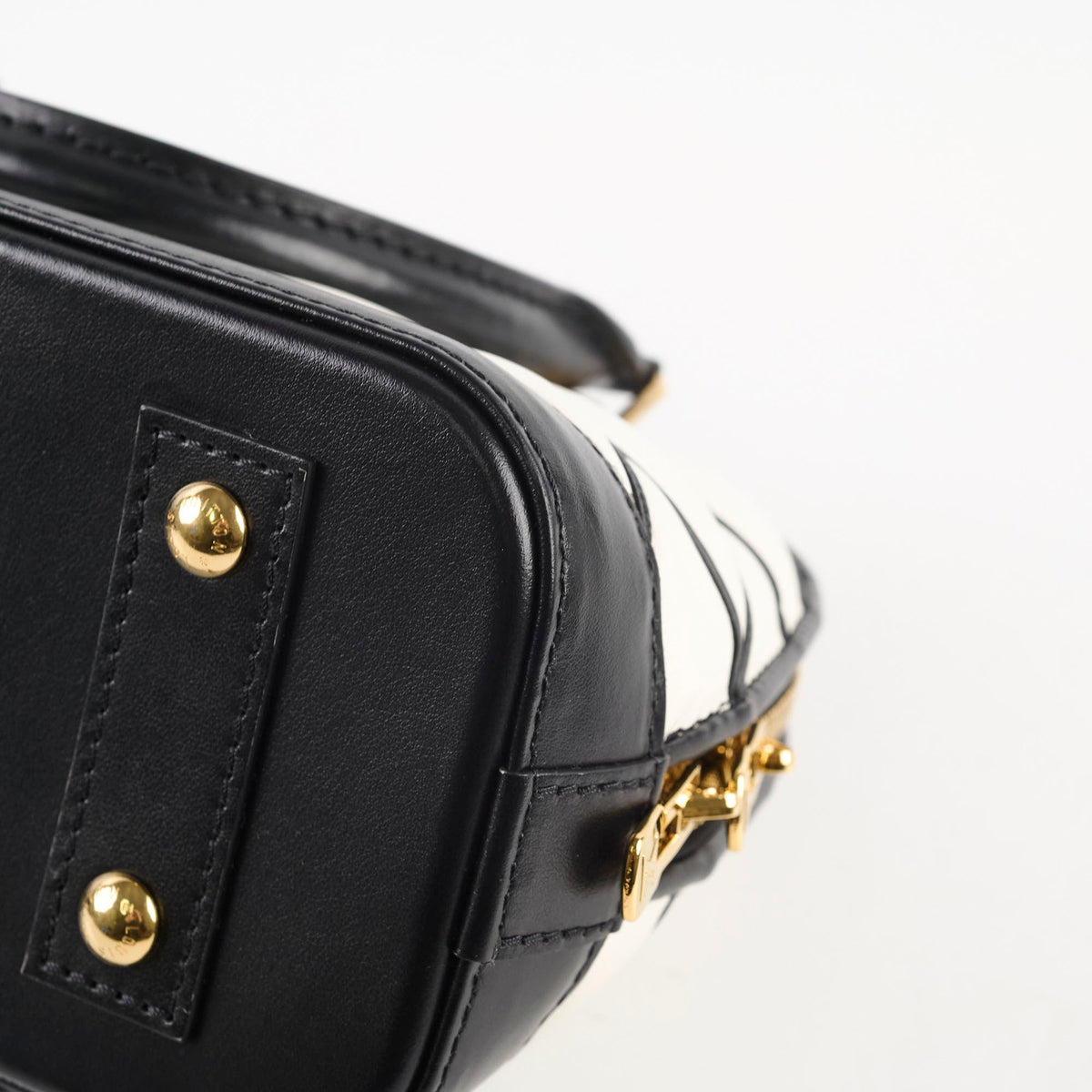 Louis Vuitton Alma BB Malletage Black/White 2025 - photo 10
