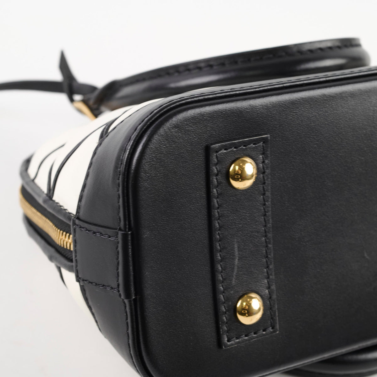 Louis Vuitton Alma BB Malletage Black/White 2025 - photo 8