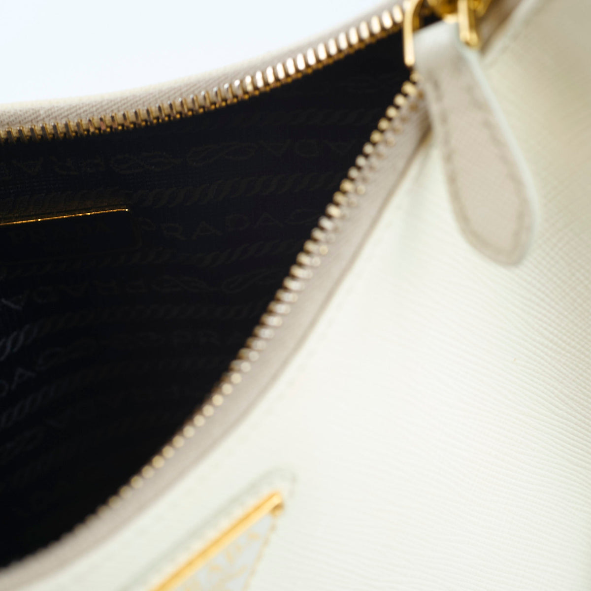 Prada Re-Edition 2005 Saffiano Leather Crossbody Ivory - photo 5