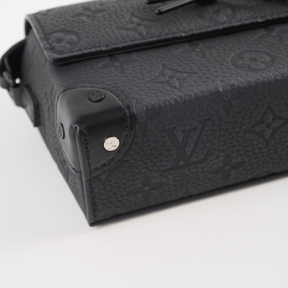 Louis Vuitton Steamer Wearable Wallet Empriente Microchip Black - photo 8