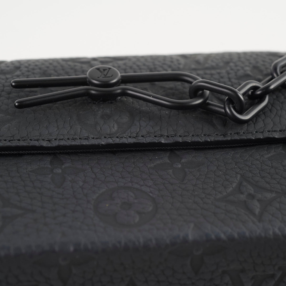Louis Vuitton Steamer Wearable Wallet Empriente Microchip Black - photo 7