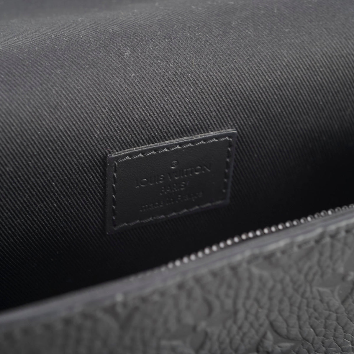 Louis Vuitton Steamer Wearable Wallet Empriente Microchip Black - photo 5