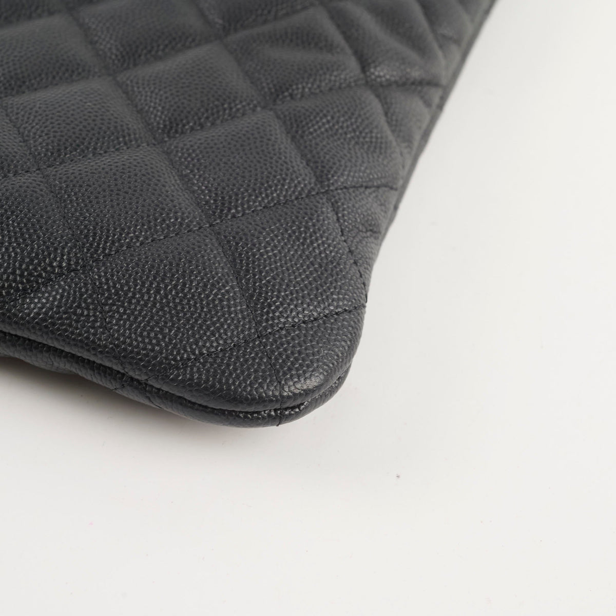 Chanel O case Clutch Caviar Black - photo 13