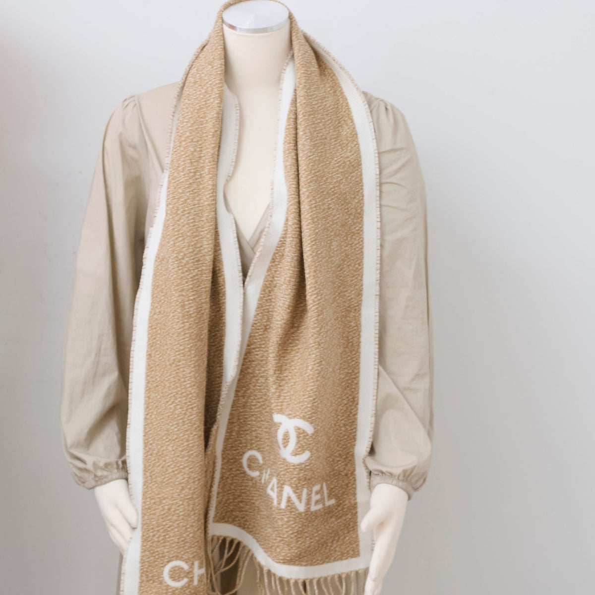 Chanel Wool Scarf Beige - photo 2