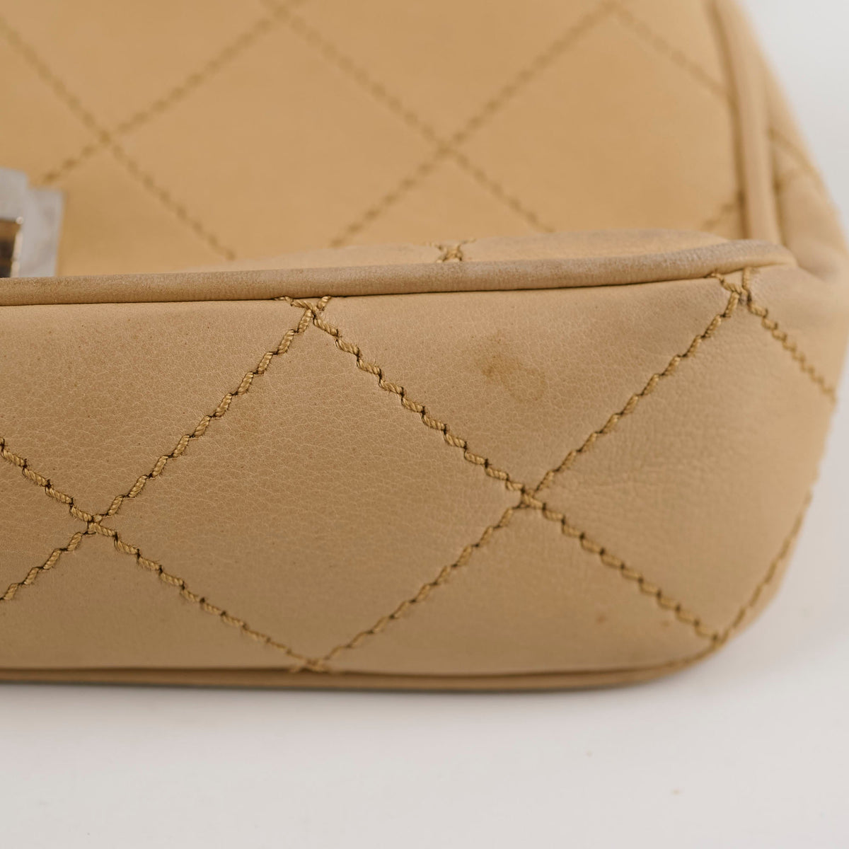 Chanel Lambskin Flap Bag Beige - photo 4