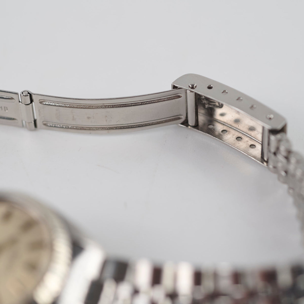 Rolex Oyster Perpetual 24mm Watch M6619 - photo 5