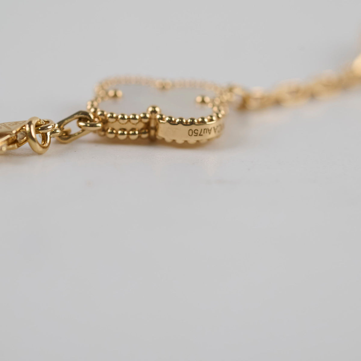 Van Cleef & Arpels Vintage Alhambra 5 Motifs Bracelet White MOP 2025 June - photo 3