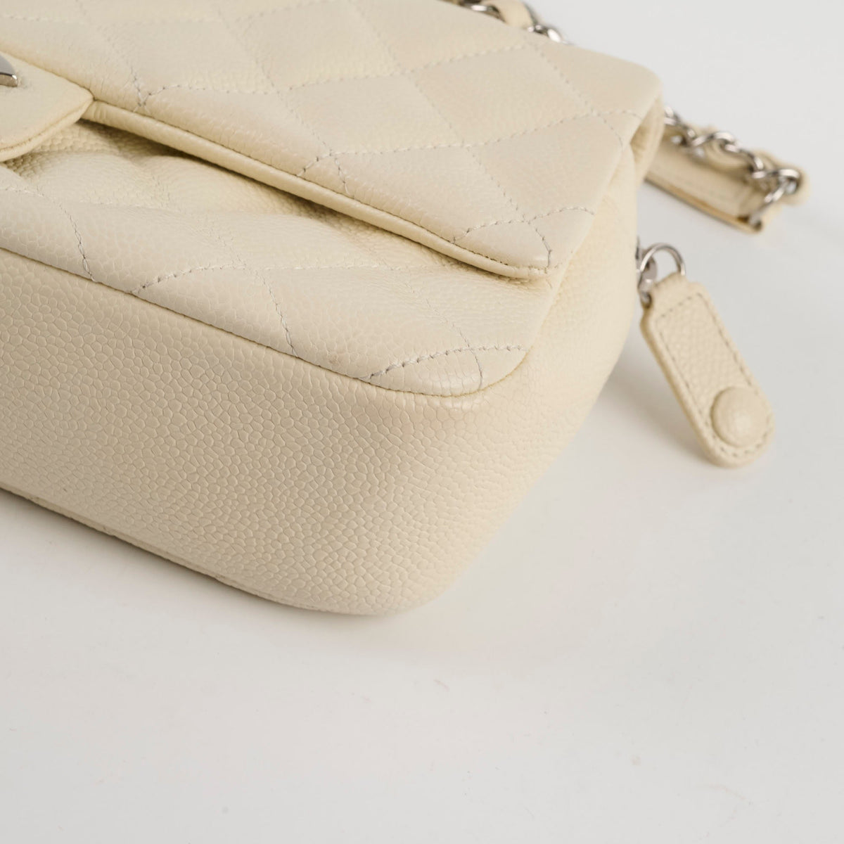 Chanel Caviar Easy Flap White Series 20 - photo 13