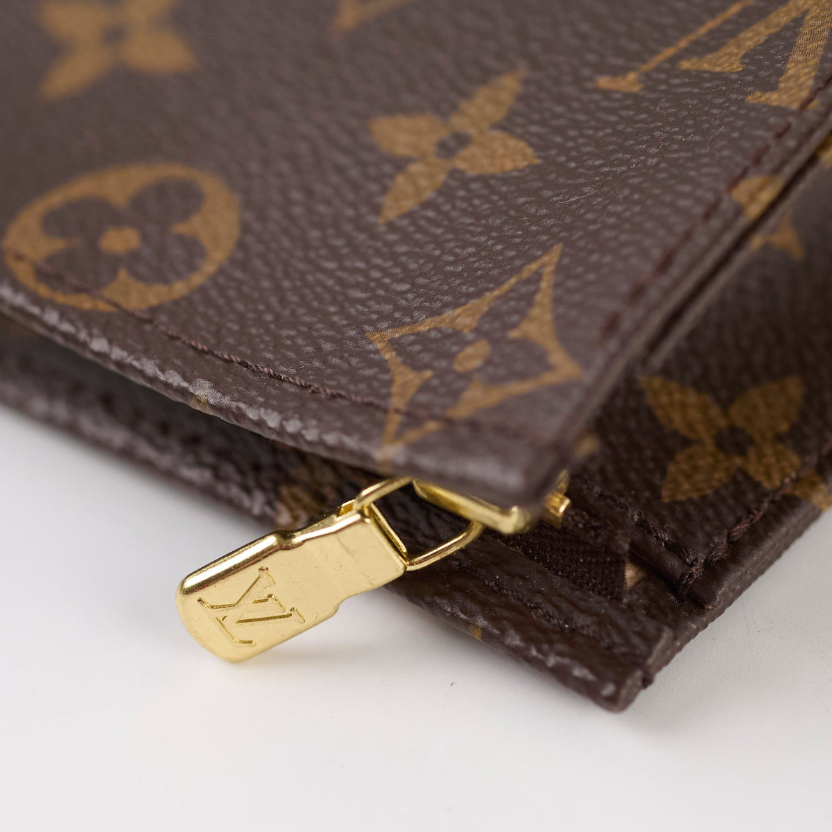 Louis Vuitton Toiletry 19 Monogram - photo 5