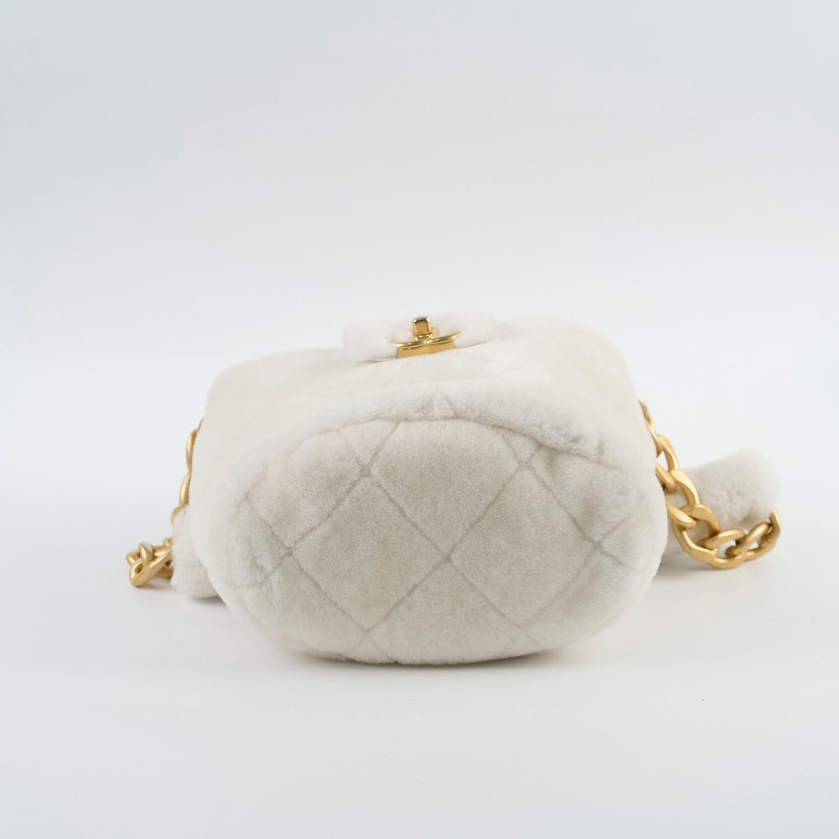 Chanel Top Handle Fluffy Bag - photo 4