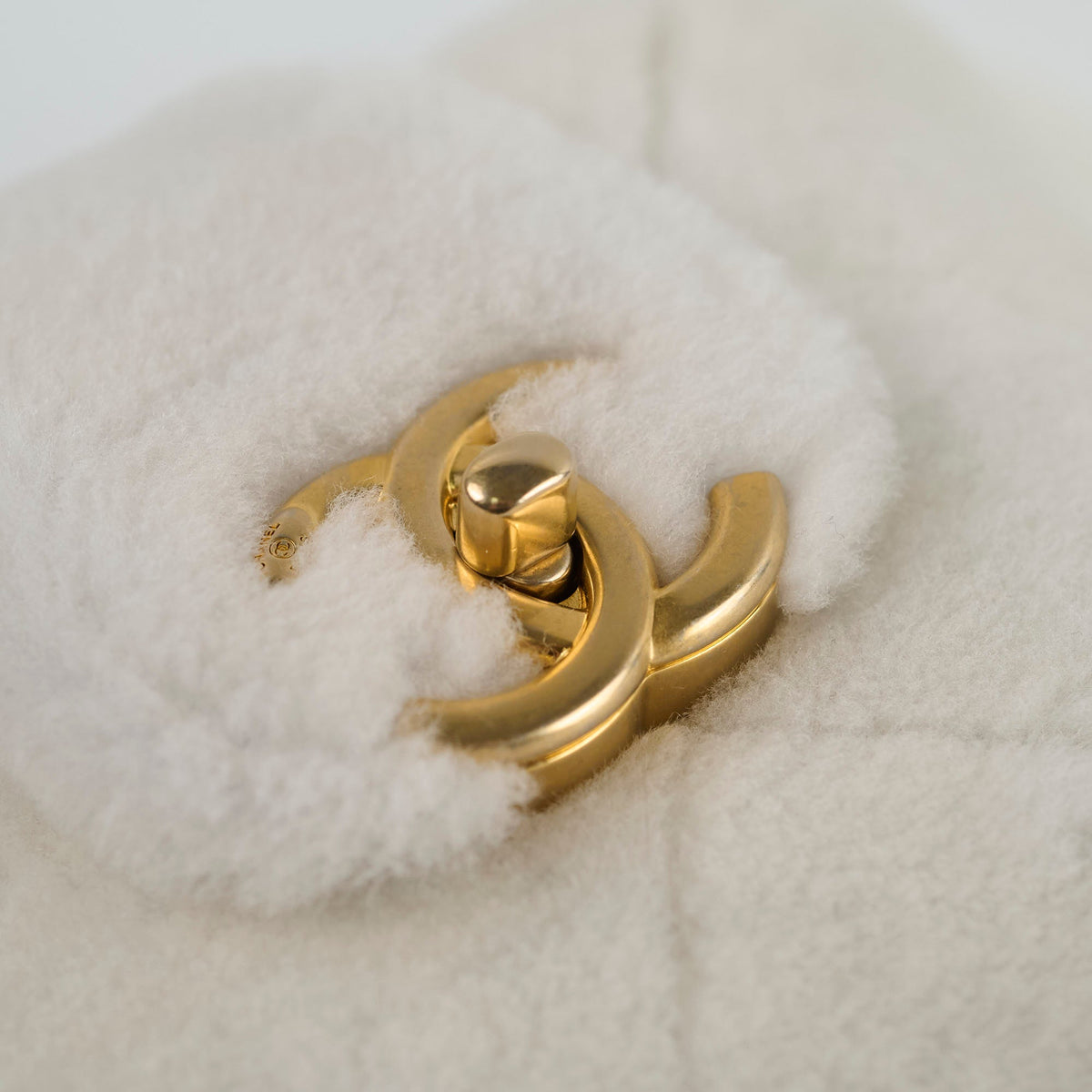 Chanel Top Handle Fluffy Bag - photo 16