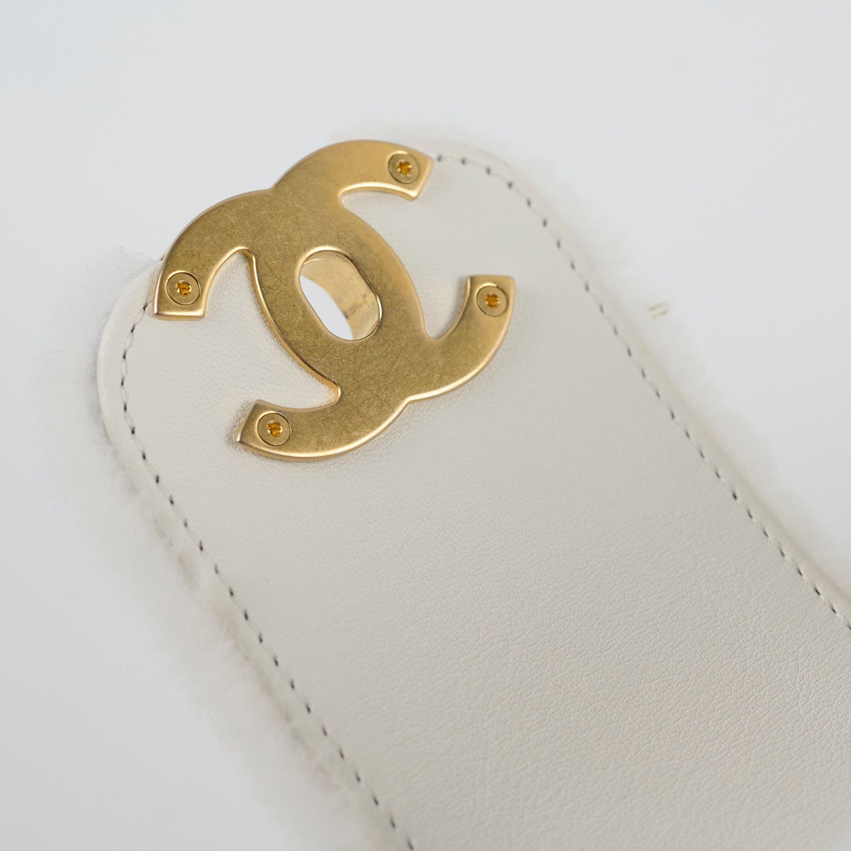 Chanel Top Handle Fluffy Bag - photo 9