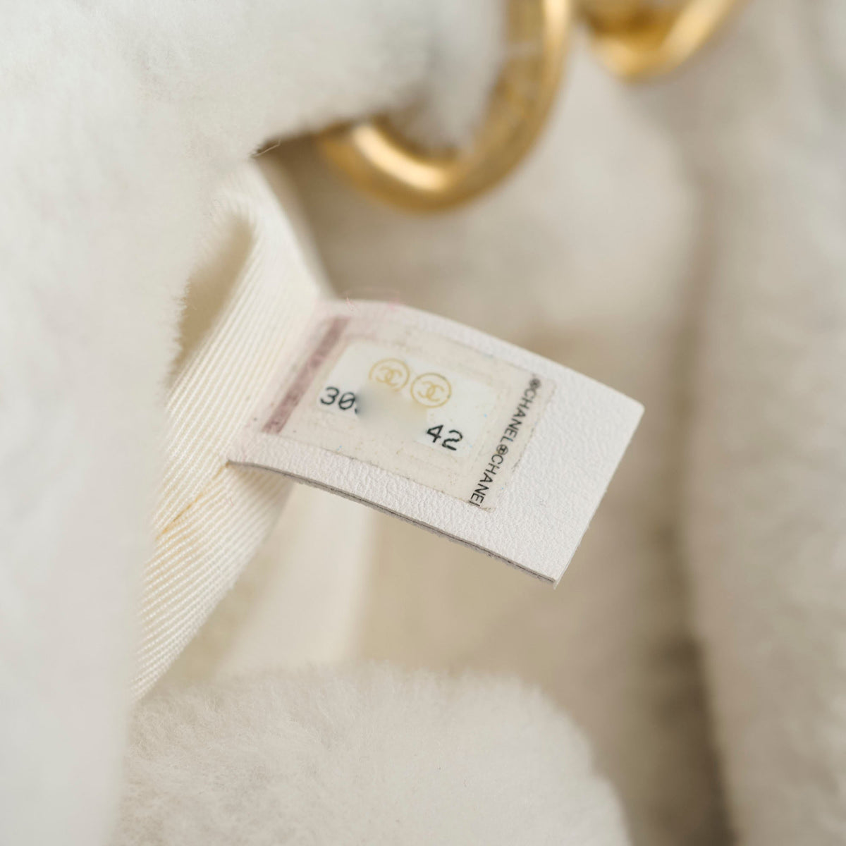 Chanel Top Handle Fluffy Bag - photo 5