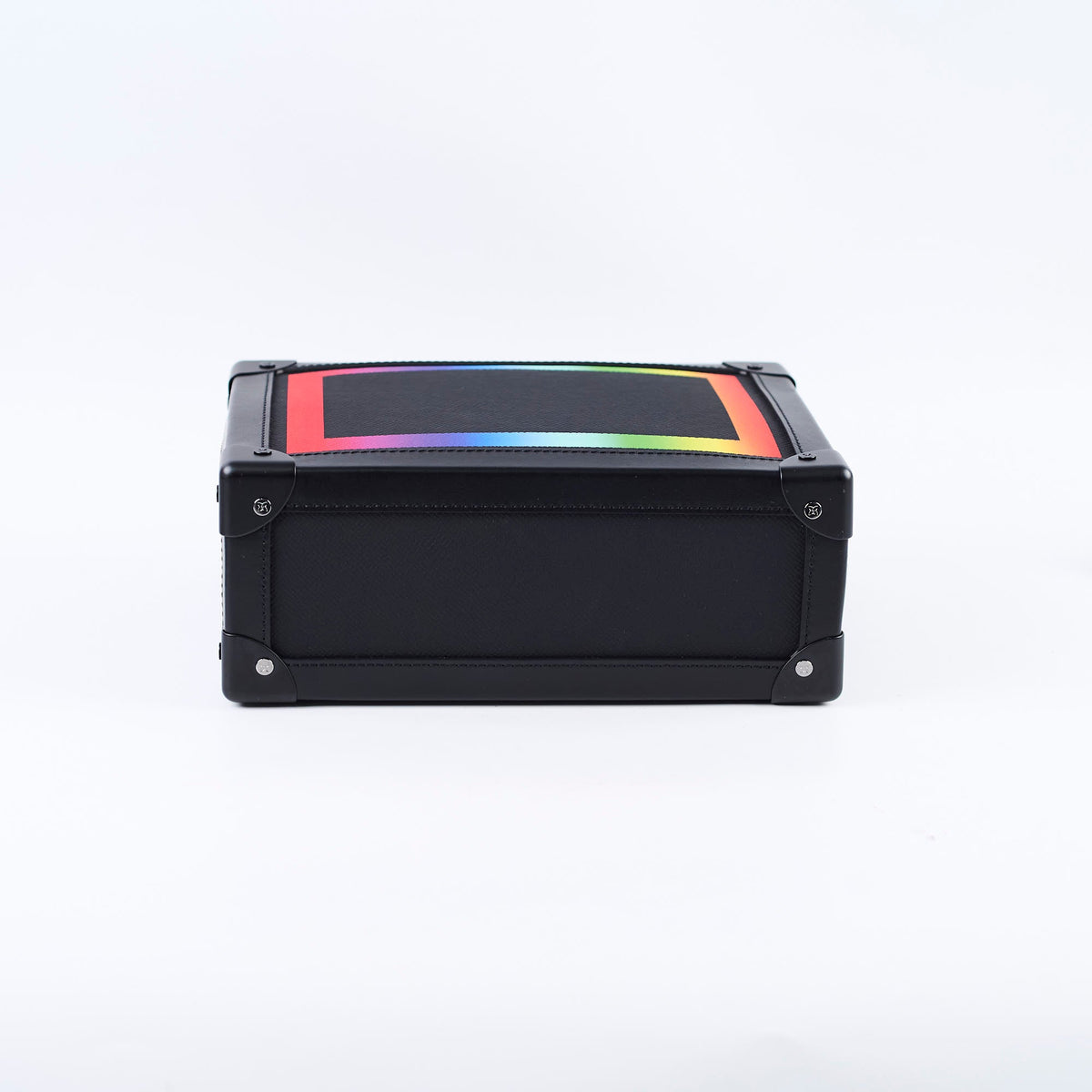 Louis Vuitton Taiga Soft Rainbow Trunk - photo 3