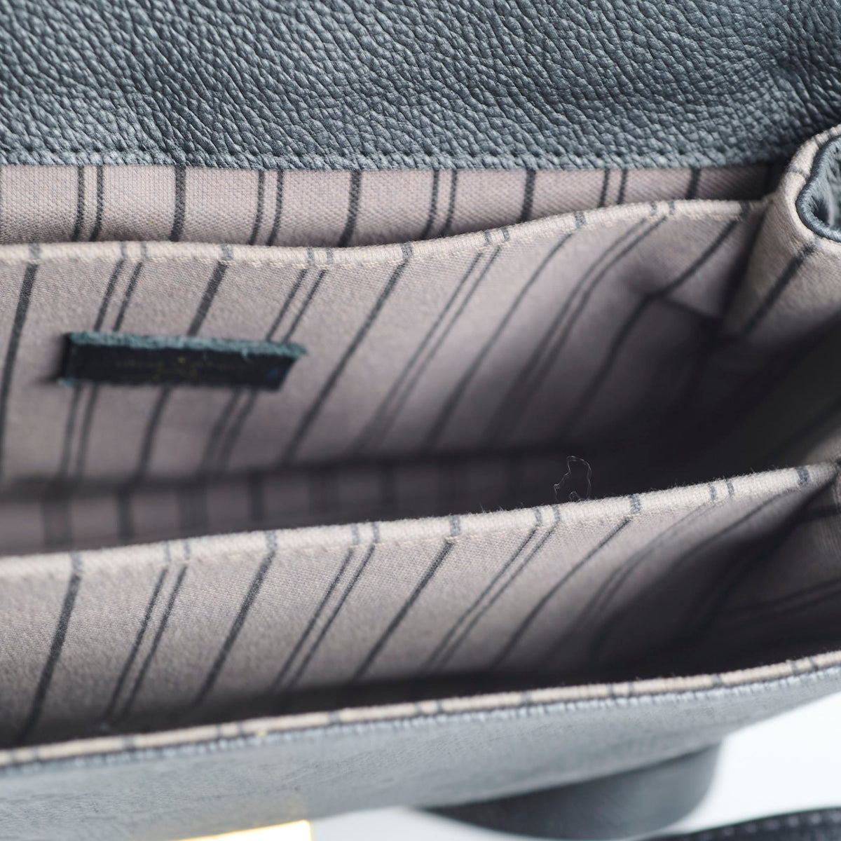 Louis Vuitton Pochette Metis Monogram Empreinte Black - photo 6