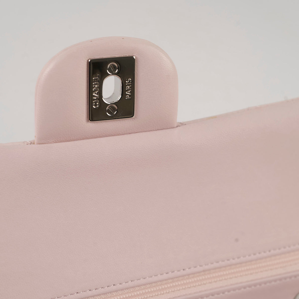 Chanel Medium Classic Flap Light Pink Lambskin - photo 5