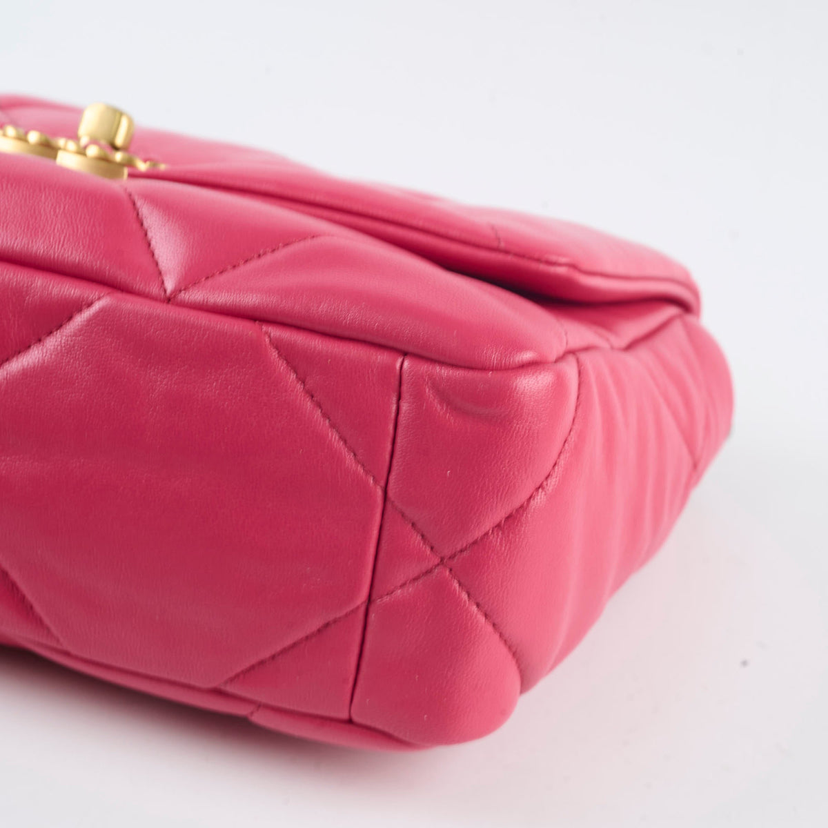 Chanel 19 Small Flap Lambskin Pink - photo 10