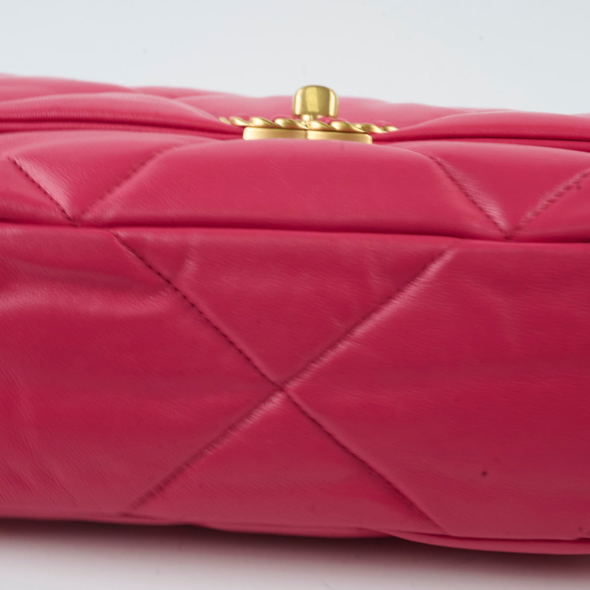 Chanel 19 Small Flap Lambskin Pink - photo 9