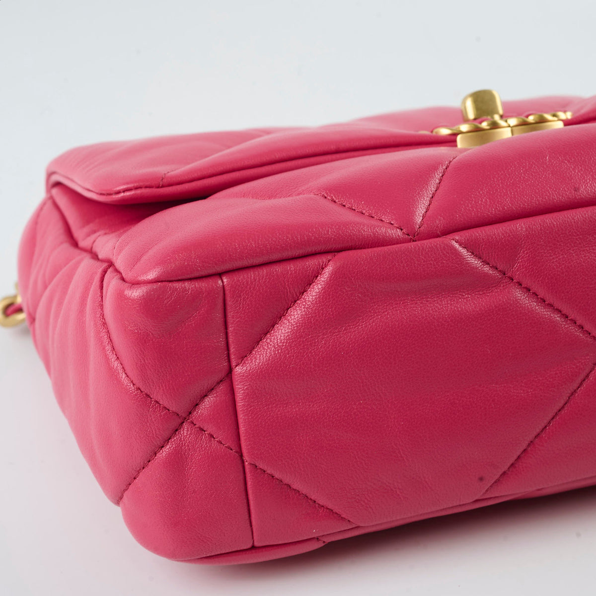 Chanel 19 Small Flap Lambskin Pink - photo 8