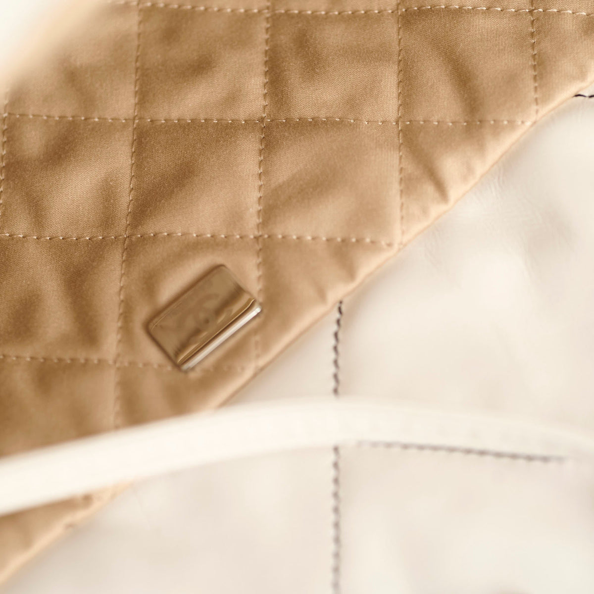 Chanel 22 Large White - photo 7
