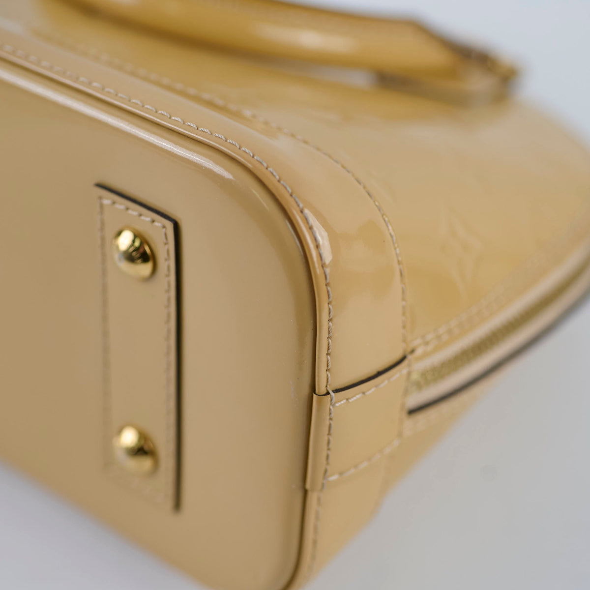 Louis Vuitton Alma BB Patent Beige - photo 11