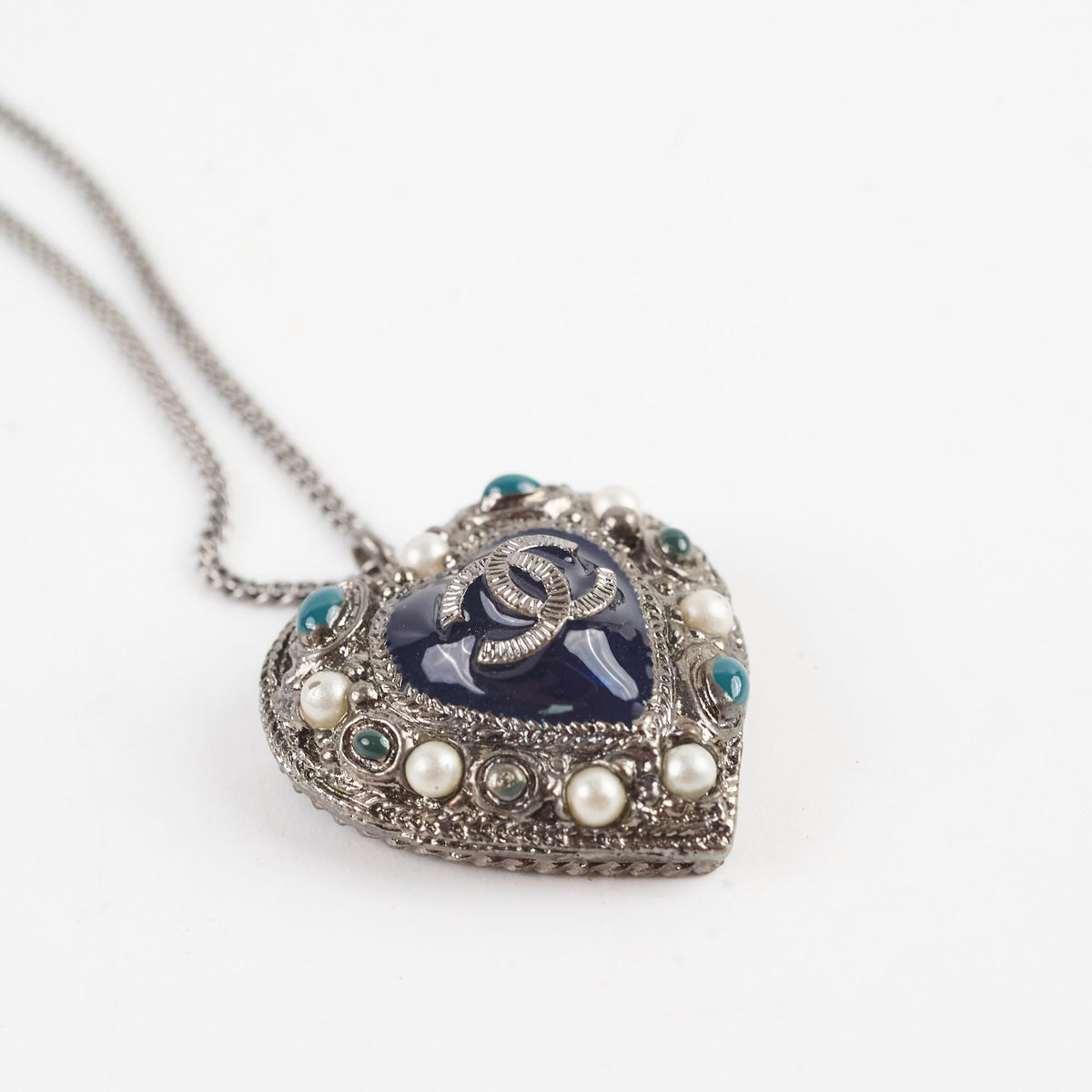 Chanel Heart Necklace Gunmetal with Pearls Costumer Jewellery - photo 7