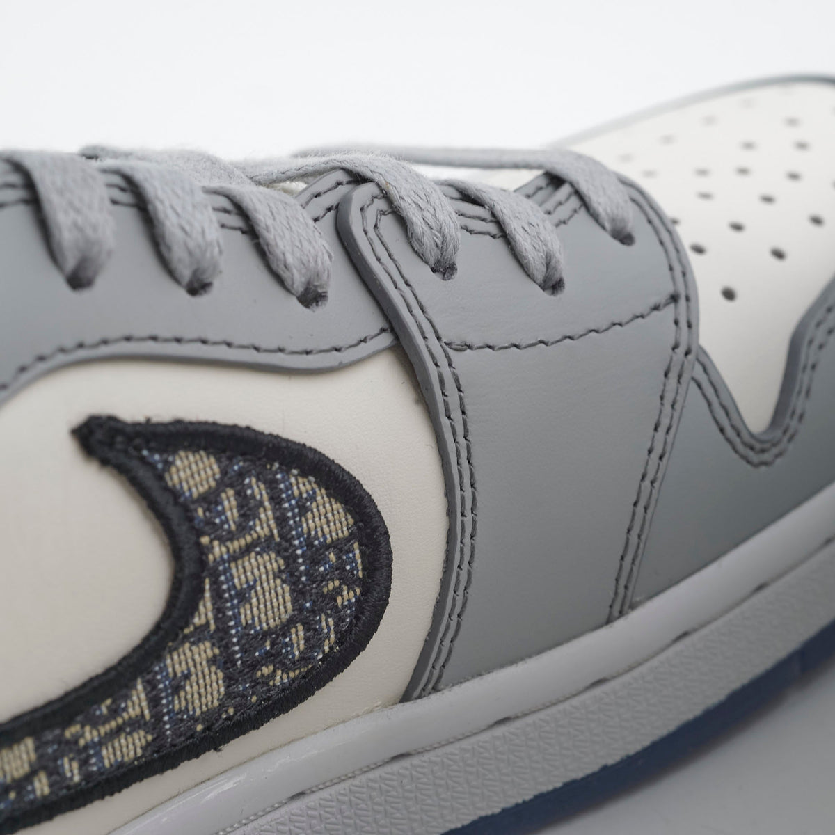 Dior x Air Jordan US Size 42 Retro Low Sneakers - photo 9