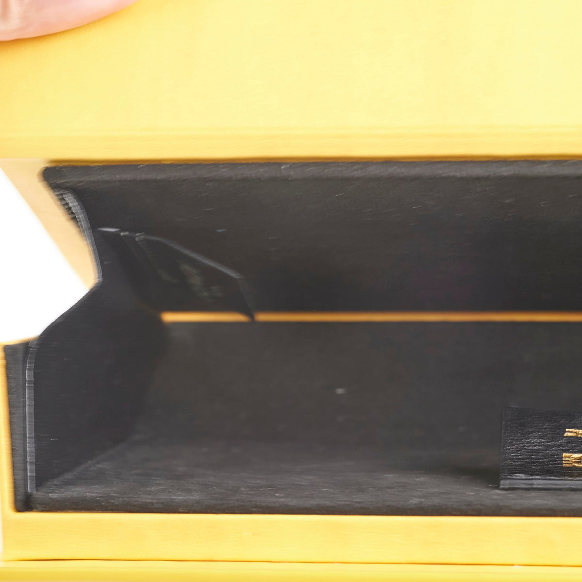 Fendi Horizontal Box Shoulder Bag Yellow - photo 6