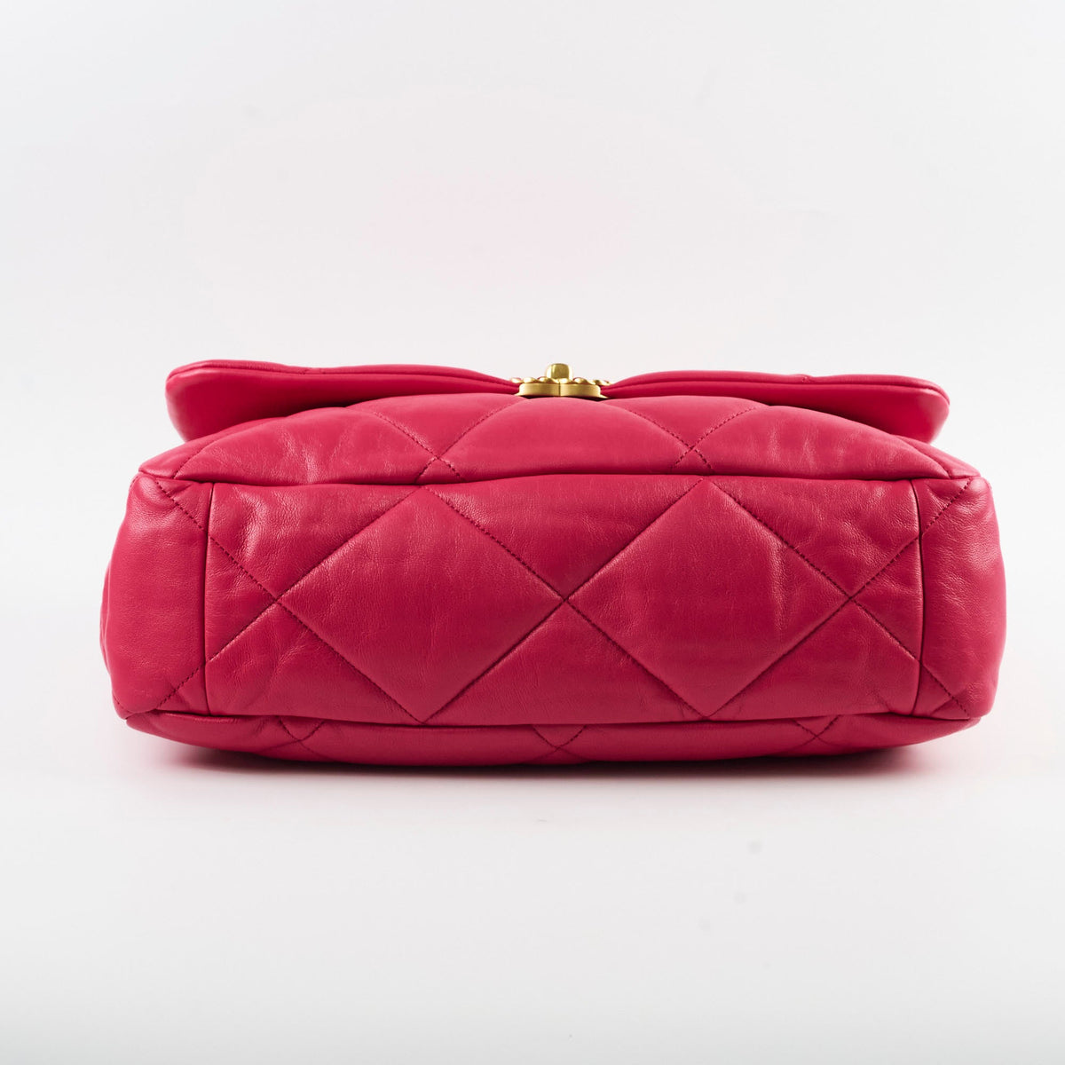 Chanel 19 Large Coral Pink Goatskin - photo 4