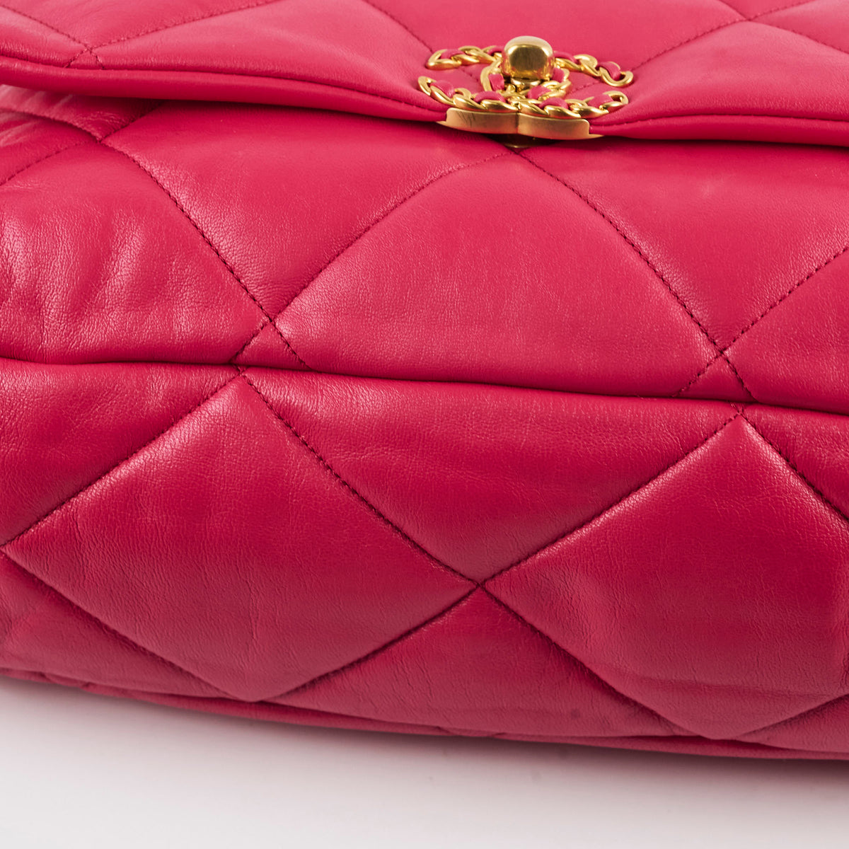 Chanel 19 Large Coral Pink Goatskin - photo 14